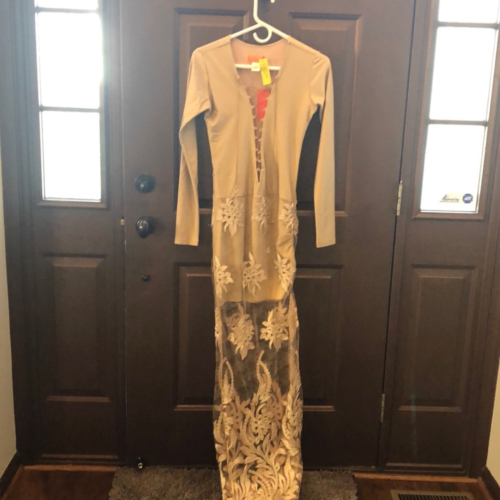 Savee gown NWT